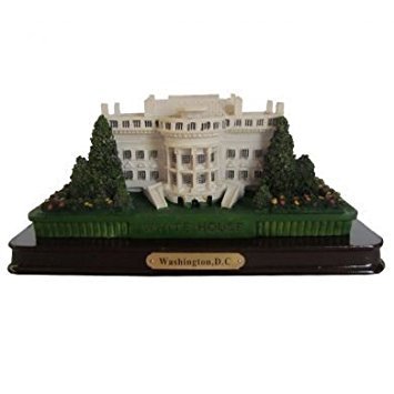 Whitehouse『Dictator』 Amazon.com: President Souvenirs White House Desk Statue